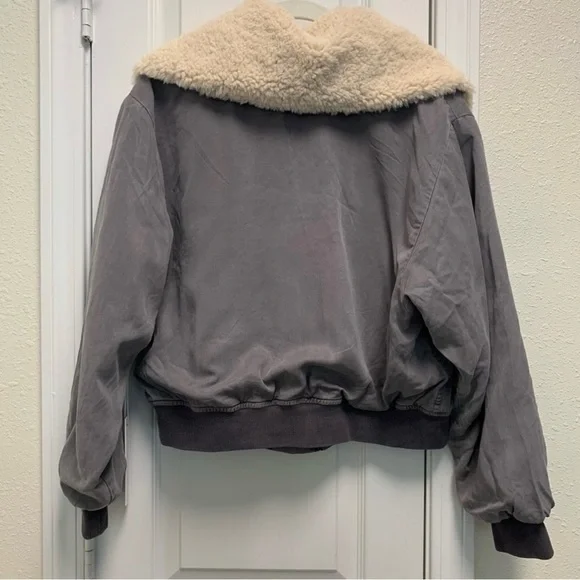 Young Fabulous & Broke Women's Gray Earhart Bomber Sherpa Jacket Size Medium - Picture 5 of 9